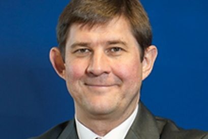 Andrew Peters